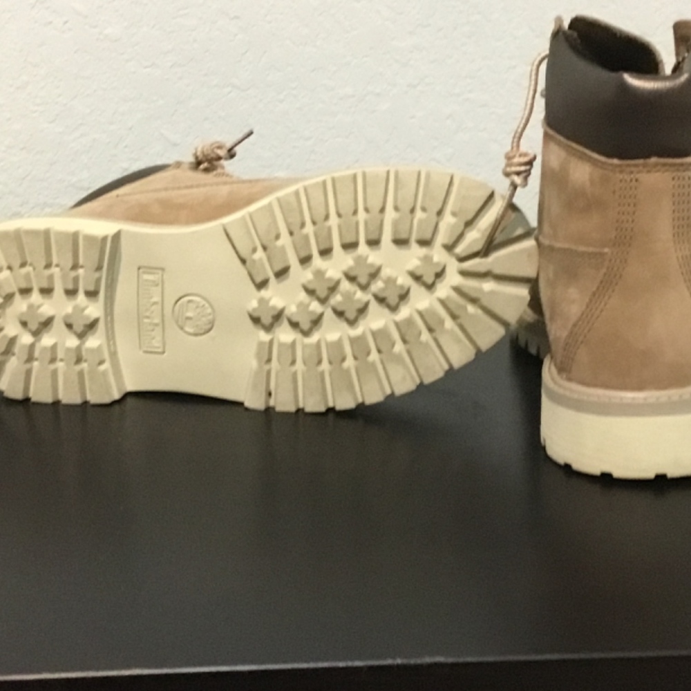 Shoes - Picture 2 of 2